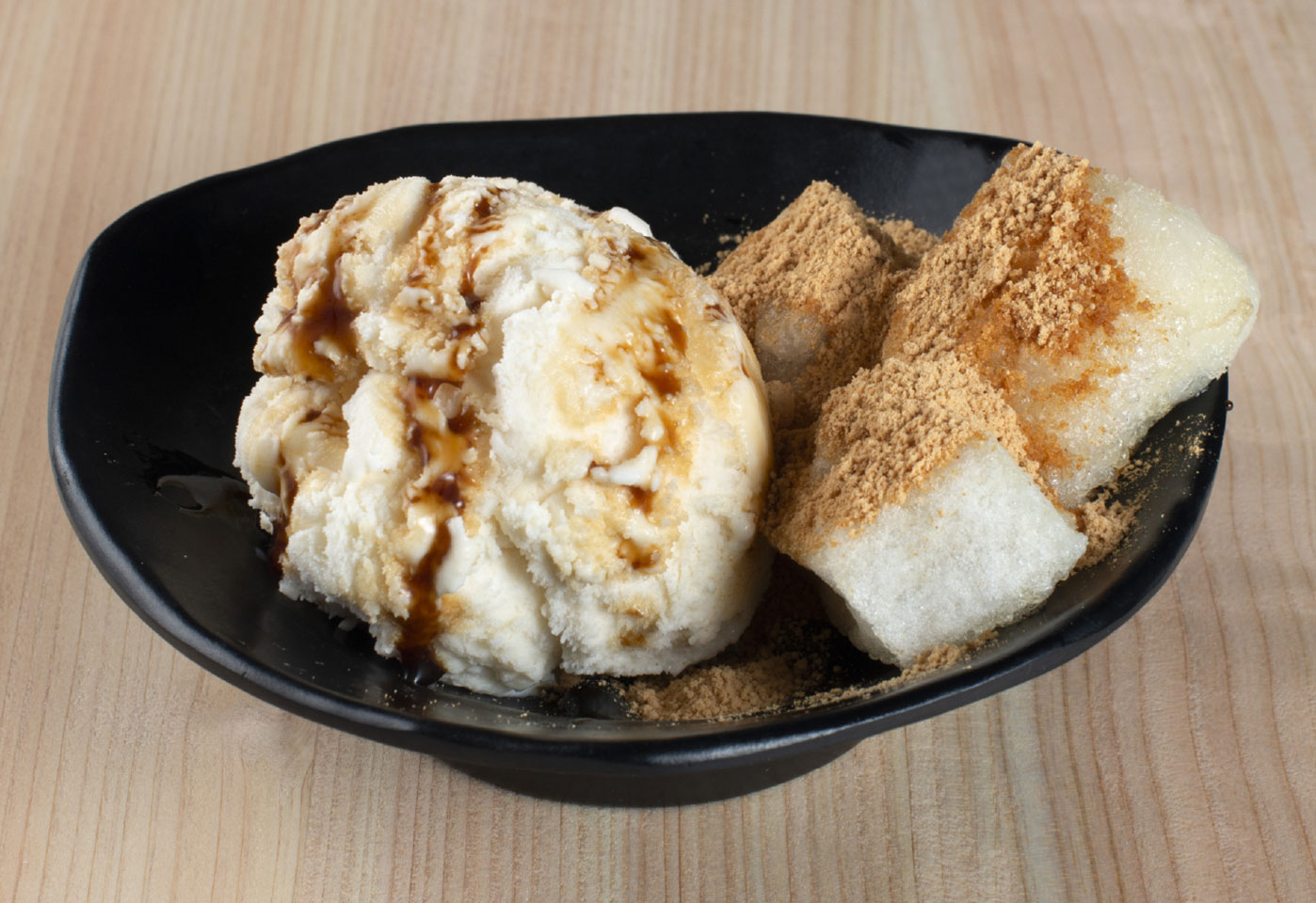 Vanilla Ice Cream & Crispy Mochi