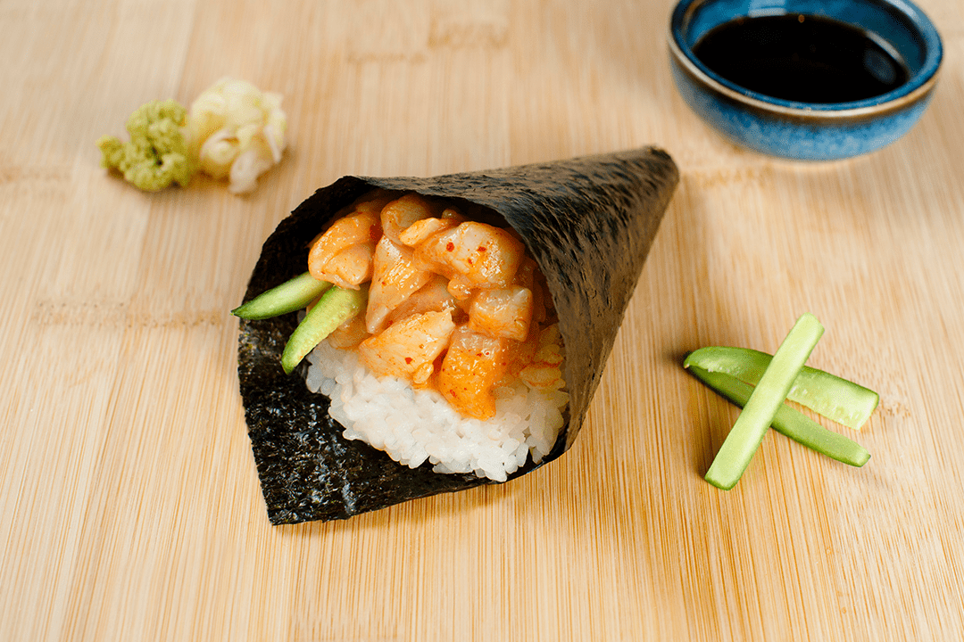Spicy Scallop Hand Roll - Seaweed*